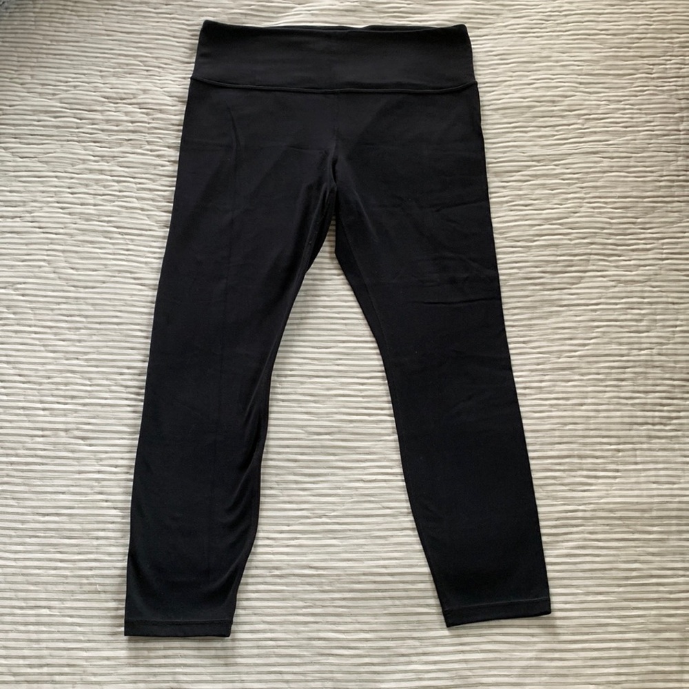 Athleta 7/8 length black leggings, EUC